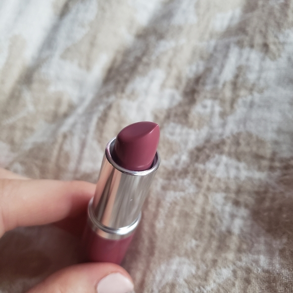 Lipstick, face mask, toiletry bag bundle💄💆‍♀️ - Picture 7 of 11